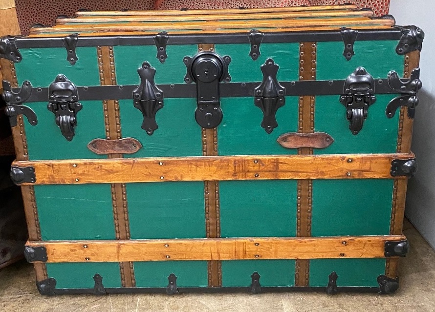 vintage crate travel chest for rent